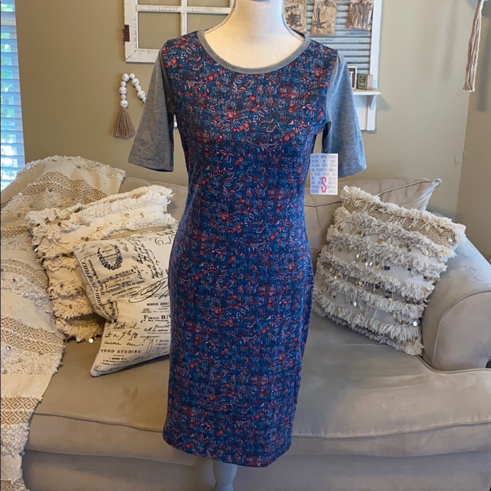 Julia LulaRoe S